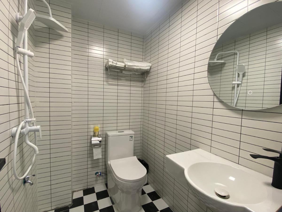 Pomelo Hostel Xingping Яншо Экстерьер фото