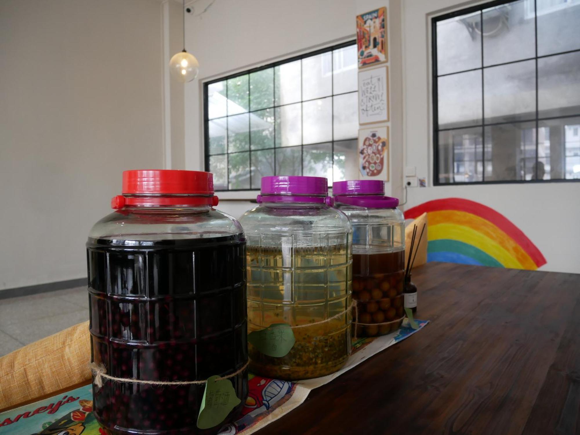 Pomelo Hostel Xingping Яншо Экстерьер фото